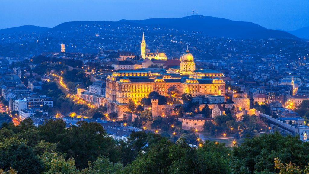 4-Hour Private Guided Tour of Budapest City by Car/Minivan